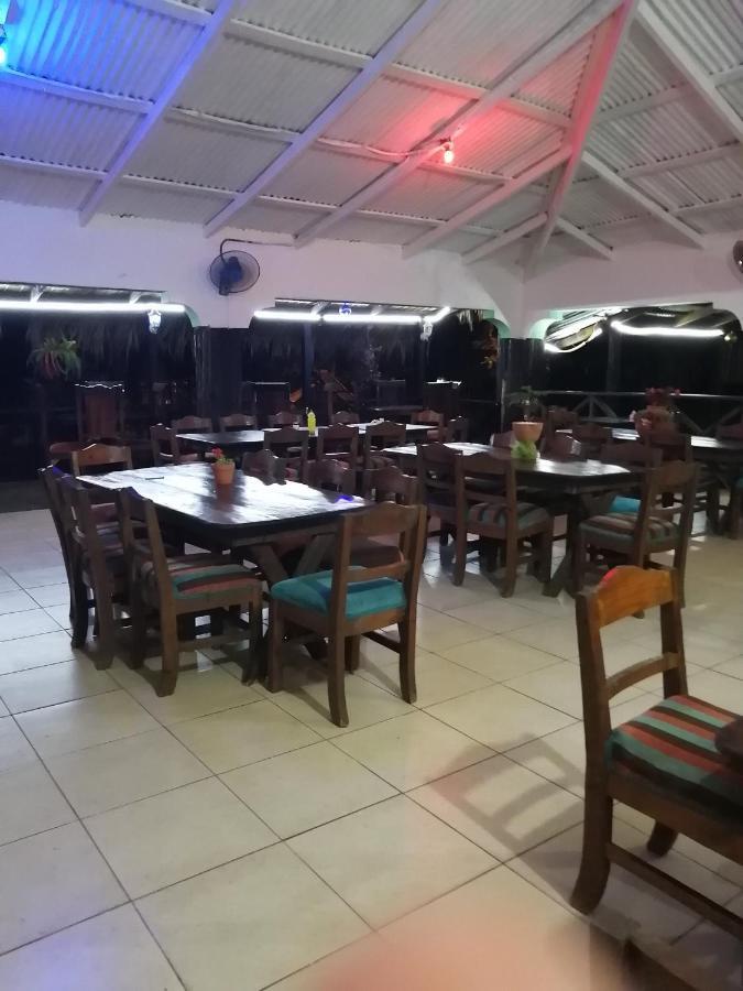 La Famosa Costillas A La Lena Jarabacoa Εξωτερικό φωτογραφία