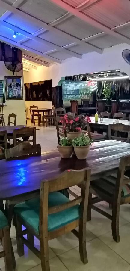 La Famosa Costillas A La Lena Jarabacoa Εξωτερικό φωτογραφία